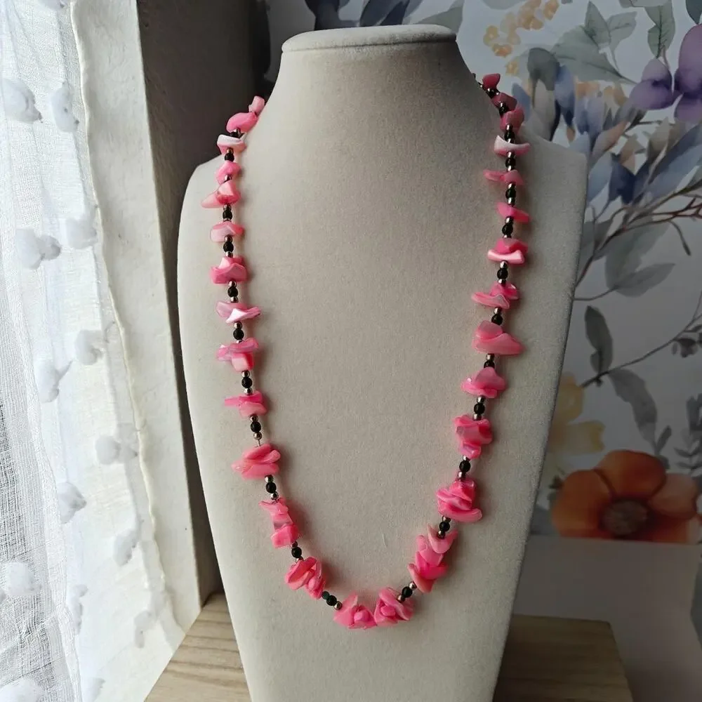 Boho hot pink dyed shell beaded necklace